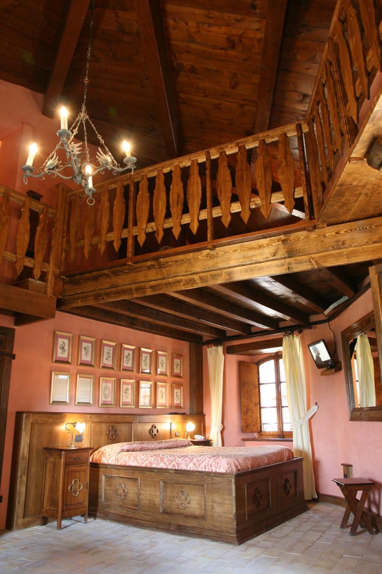 Hotel Castello Di Petroia 4*
